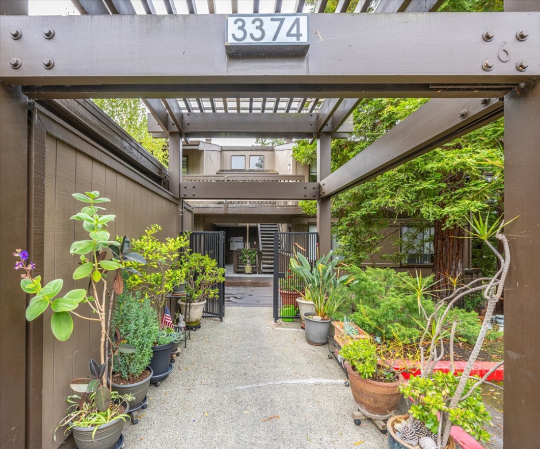 01-Front-Entry-1060x882