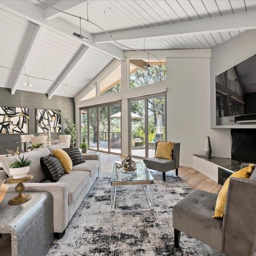 06-Living Room