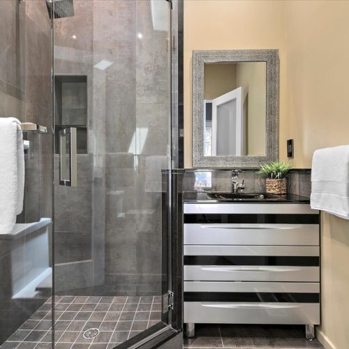 14-Bathroom