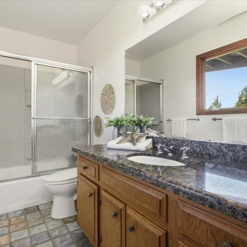 23-Bathroom
