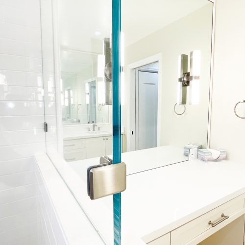 SEAMLESS SHOWER